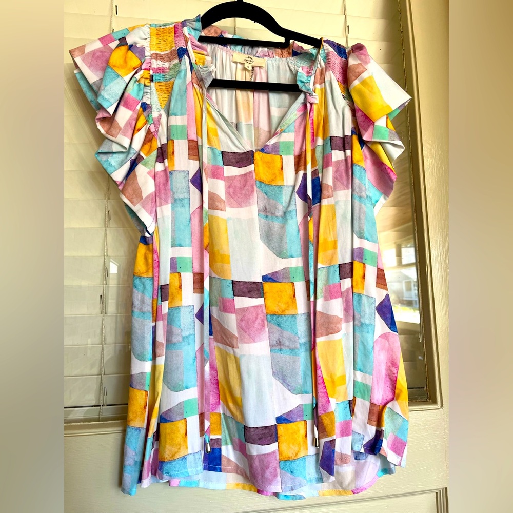 Entro Small Pastel Geometric Ruffle Sleeve Blouse